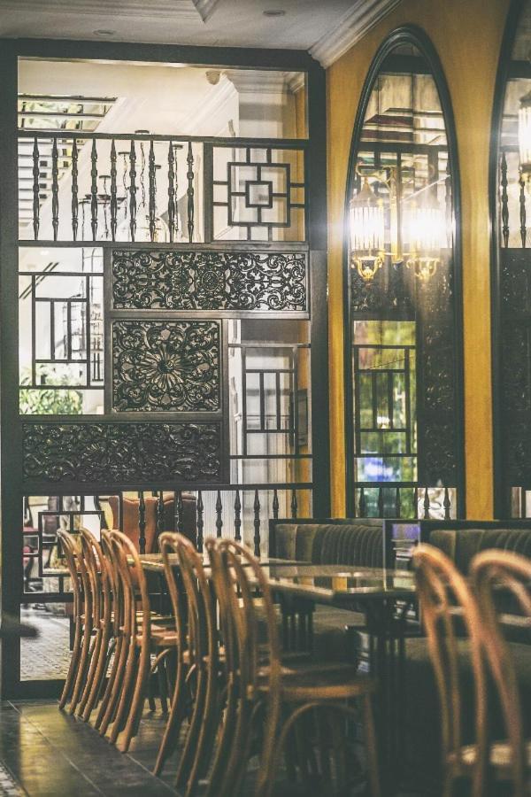 Hotel Adora Art