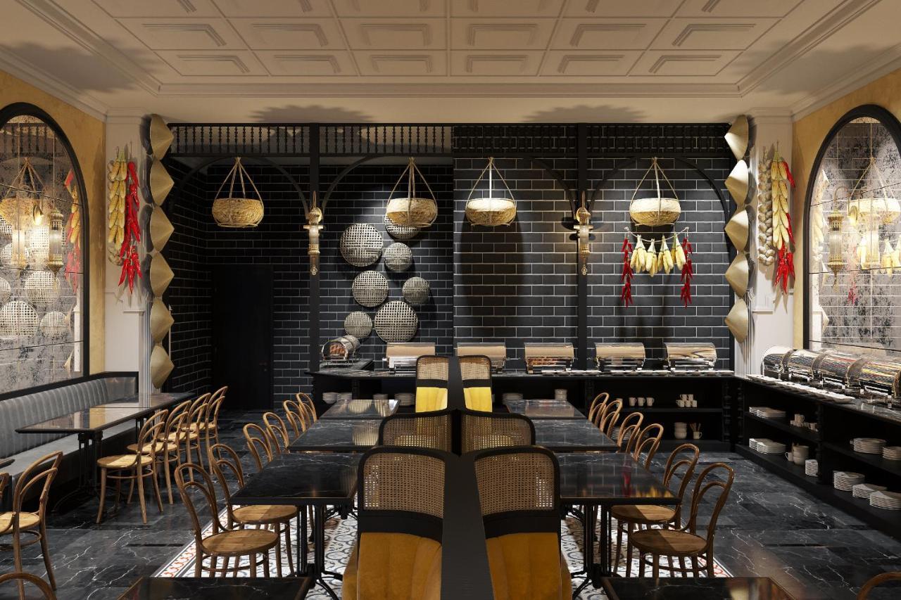 Hotel Adora Art